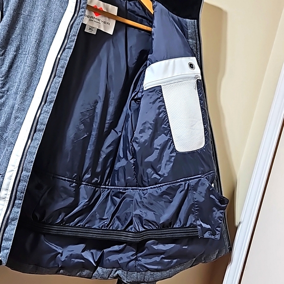 Obermeyer Teen XL (18) Winter Ski Jacket - Picture 5 of 15